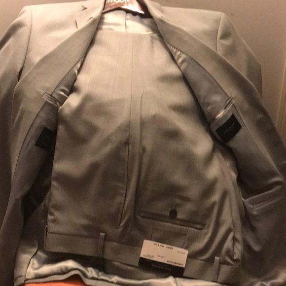 Light Grey Mens suit - Picture 2 of 2